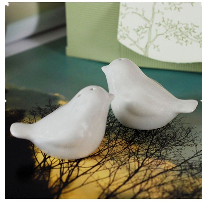 PDFans 1 Pair Love Bird Salt and Pepper Shakers Caster Gift box - Image 1